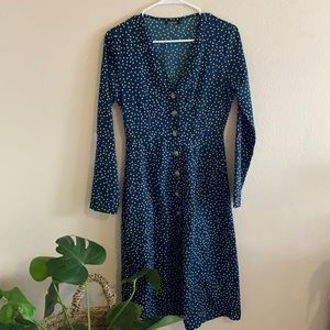 Boohoo knee length green polka dot dress!